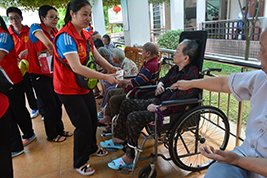 Visita a un geriátrico en Shenzhen, China