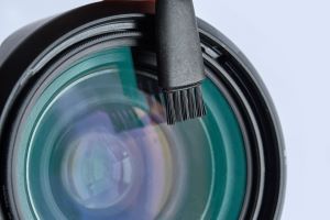 カメラやパソコンなど精密機器や半導体ウェハ表面の微細ゴミを除去する製品