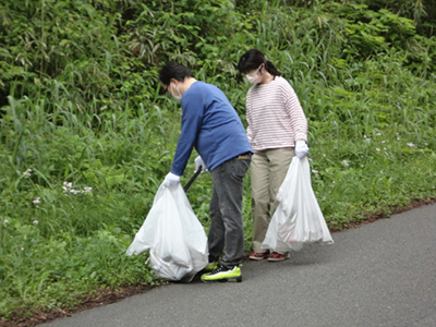 Clean-up activities near the plant ~ Fukushima Nitto Shinko Corporation ~