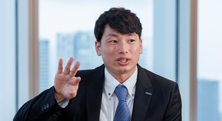 片桐慎さん