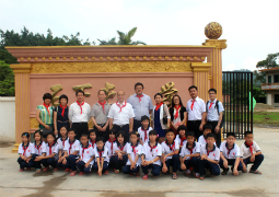 중국 산악 지방 초등학교 및 중학교에 PC 기증